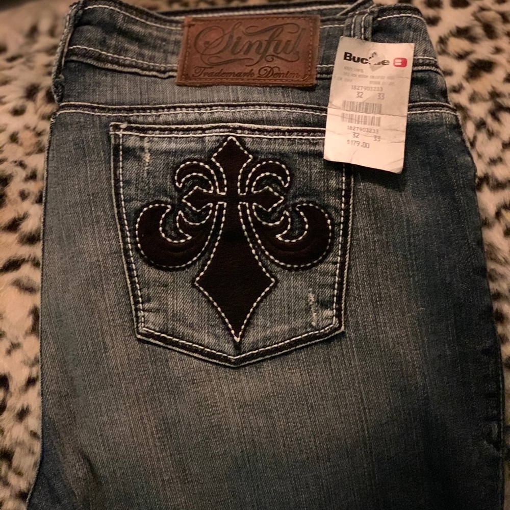 🆕Buckle Jeans Sinful Brand